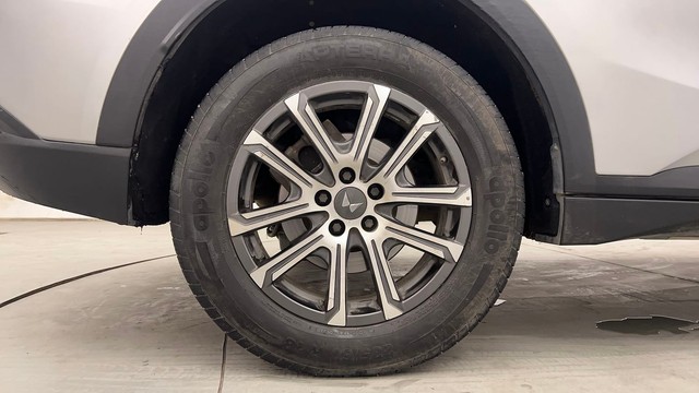 Second-hand 2022 Mahindra XUV700 AX7 Diesel AT Luxury Pack BSVI for sale in Chandigarh-18