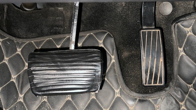 Second-hand 2022 Mahindra XUV700 AX7 Diesel AT Luxury Pack BSVI for sale in Chandigarh-14