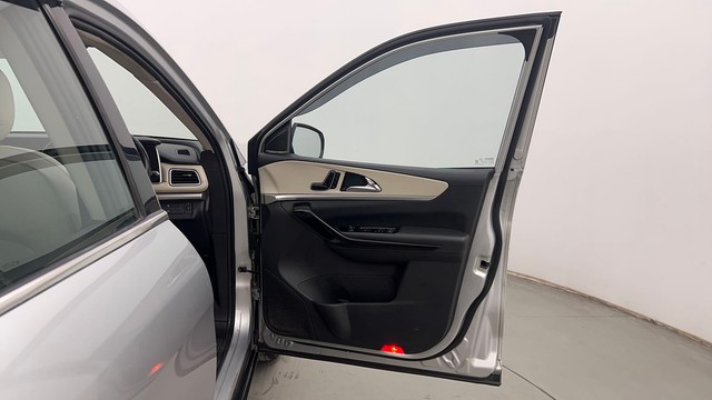 Second-hand 2022 Mahindra XUV700 AX7 Diesel AT Luxury Pack BSVI for sale in Chandigarh-16