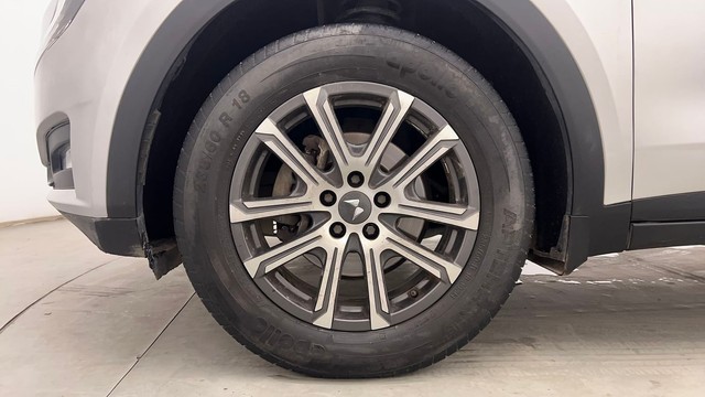 Second-hand 2022 Mahindra XUV700 AX7 Diesel AT Luxury Pack BSVI for sale in Chandigarh-20