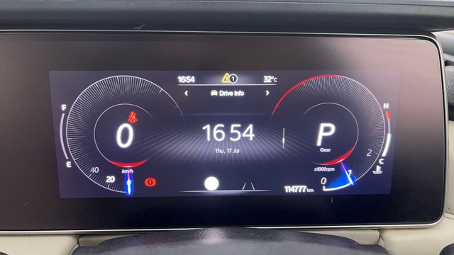 Second-hand 2022 Mahindra XUV700 AX7 Diesel AT Luxury Pack BSVI for sale in Chandigarh-13