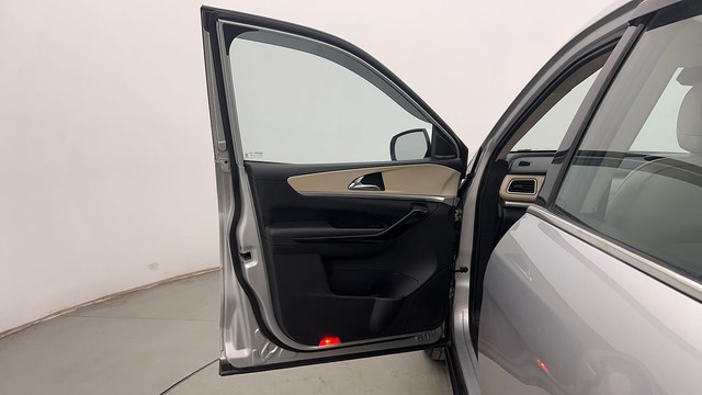 Second-hand 2022 Mahindra XUV700 AX7 Diesel AT Luxury Pack BSVI for sale in Chandigarh-31