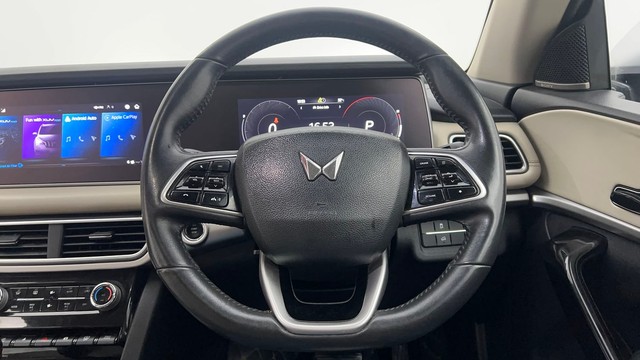 Second-hand 2022 Mahindra XUV700 AX7 Diesel AT Luxury Pack BSVI for sale in Chandigarh-34