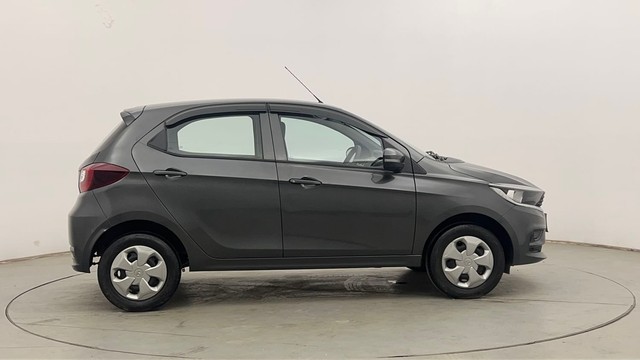 Second-hand 2022 Tata Tiago XT CNG for sale in Chandigarh-2