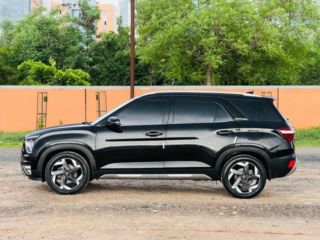 Second-hand 2022 Hyundai Alcazar Signature Diesel BSVI for sale in Ahmedabad-3