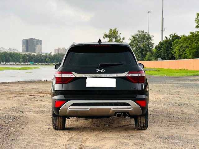 Second-hand 2022 Hyundai Alcazar Signature Diesel BSVI for sale in Ahmedabad-2