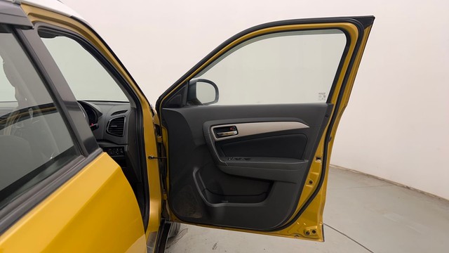 Second-hand 2016 Maruti Vitara Brezza ZXI Plus Dual Tone for sale in Chandigarh-16