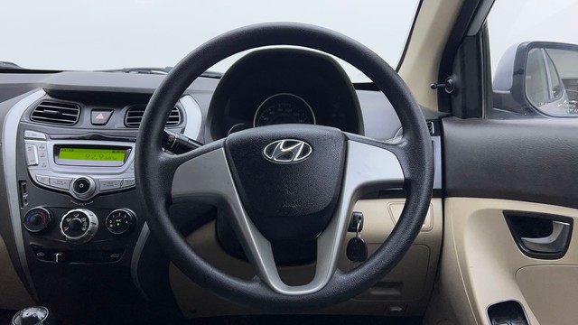 Second-hand 2015 Hyundai EON Sportz for sale in Chandigarh-27