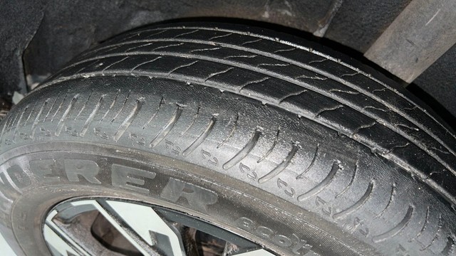 Second-hand 2022 Renault Kiger RXZ Turbo CVT for sale in Lucknow-34