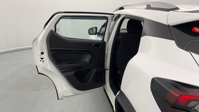 Second-hand 2022 Renault Kiger RXZ Turbo CVT for sale in Lucknow-28