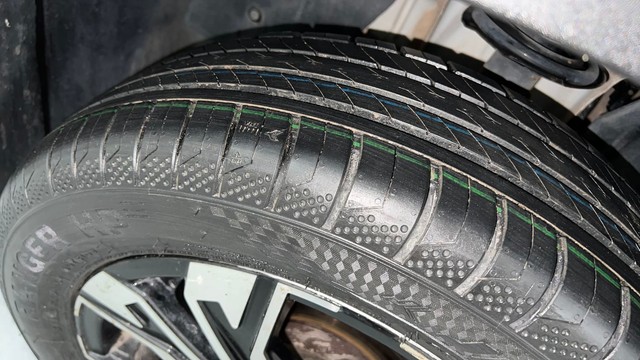 Second-hand 2022 Renault Kiger RXZ Turbo CVT for sale in Lucknow-33