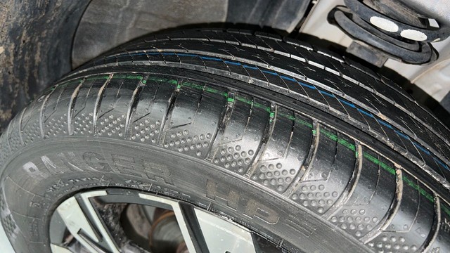 Second-hand 2022 Renault Kiger RXZ Turbo CVT for sale in Lucknow-37