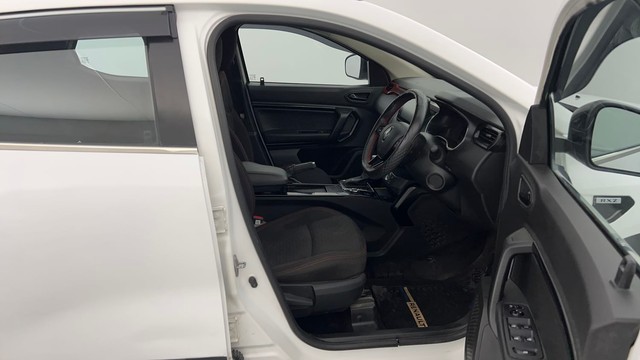 Second-hand 2022 Renault Kiger RXZ Turbo CVT for sale in Lucknow-15