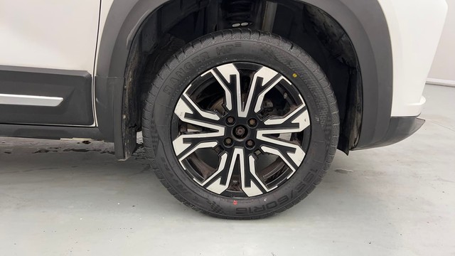 Second-hand 2022 Renault Kiger RXZ Turbo CVT for sale in Lucknow-17