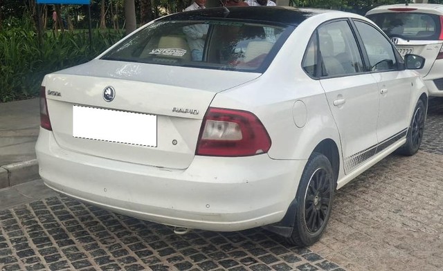 Second-hand 2015 Skoda Rapid 1.5 TDI Elegance for sale in Lucknow-4