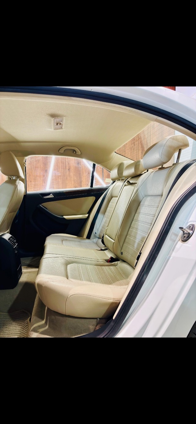 Second-hand 2016 Volkswagen Jetta 2.0L TDI Highline AT for sale in Madurai-5