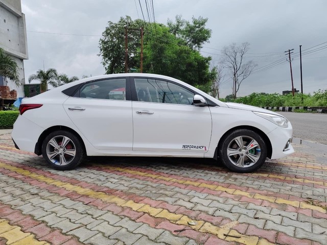 Second-hand 2019 Hyundai Verna CRDi 1.6 SX Option for sale in Sambhal-1