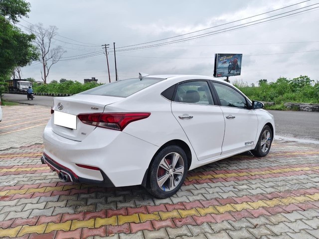 Second-hand 2019 Hyundai Verna CRDi 1.6 SX Option for sale in Sambhal-8