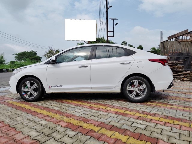 Second-hand 2019 Hyundai Verna CRDi 1.6 SX Option for sale in Sambhal-3