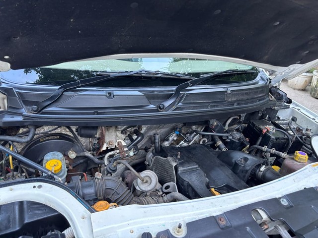 Second-hand 2016 Mahindra TUV 300 T6 for sale in New Delhi-5