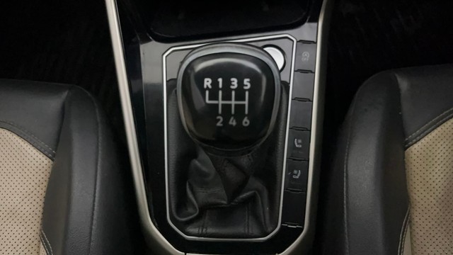 Second-hand 2023 Volkswagen Virtus Topline for sale in Hyderabad-12