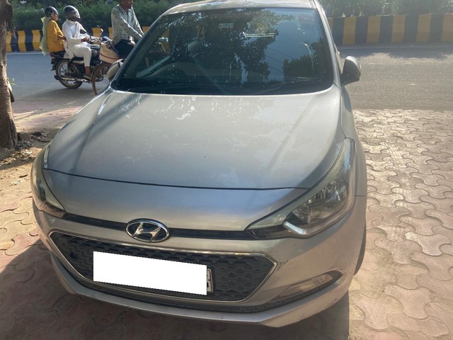 Second-hand 2018 Hyundai i20 1.2 Spotz for sale in Noida