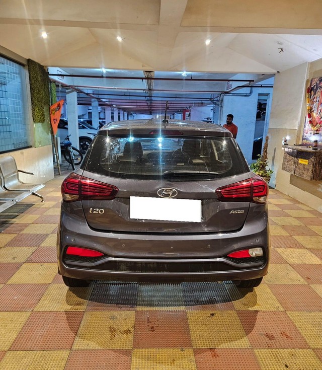 Second-hand 2019 Hyundai i20 Petrol Asta Option for sale in Mira Road-1