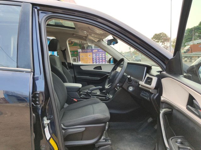 Second-hand 2022 Mahindra XUV700 AX5 7 Str Diesel BSVI for sale in Erode-11