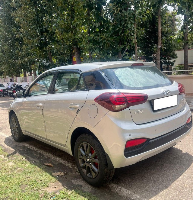 Hyundai i20 1.2 Asta Second-hand 2018 Hyundai i20 1.2 Asta for sale in Mysore-3