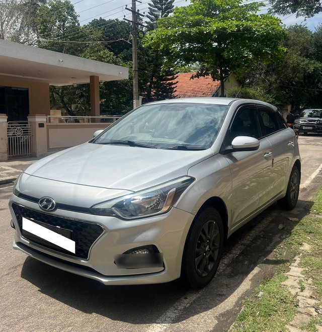 Hyundai i20 1.2 Asta Second-hand 2018 Hyundai i20 1.2 Asta for sale in Mysore-4