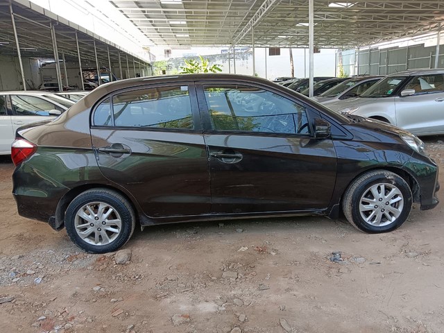 Second-hand 2017 Honda Amaze VX i DTEC for sale in Erode-1