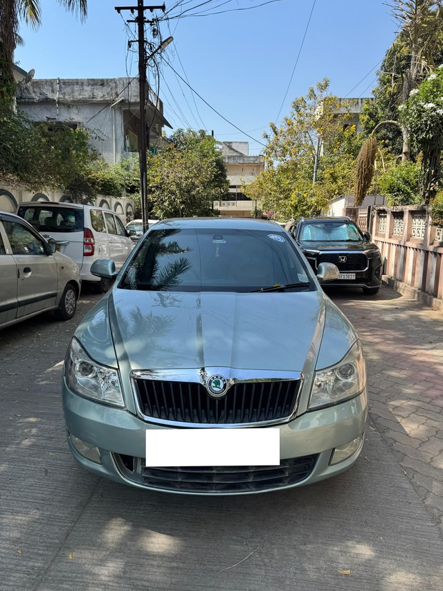 Second-hand 2010 Skoda Laura 1.9 TDI MT Elegance for sale in Nagpur-2