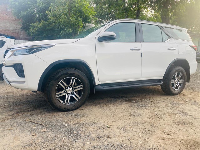 Second-hand 2023 Toyota Fortuner 4X2 Diesel for sale in Ahmedabad-8