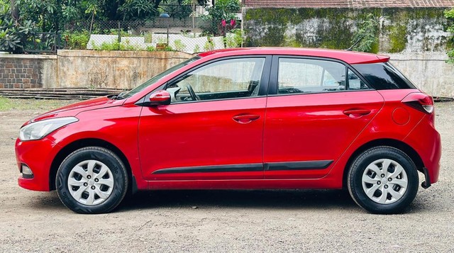 Hyundai i20 Sportz 1.2 Second-hand 2016 Hyundai i20 Sportz 1.2 for sale in Nashik-5