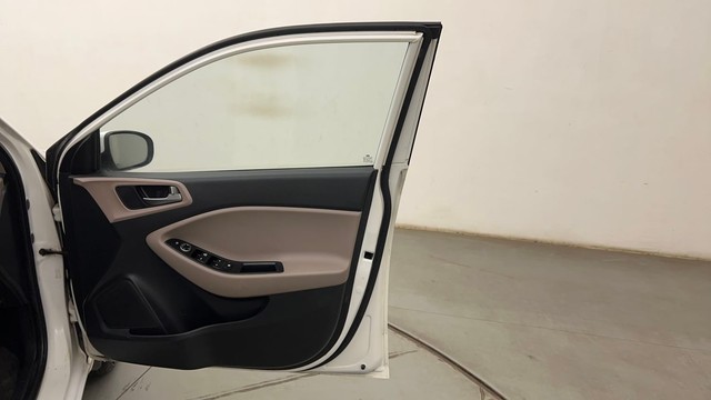 Second-hand 2018 Hyundai i20 Sportz 1.2 for sale in Mumbai-16