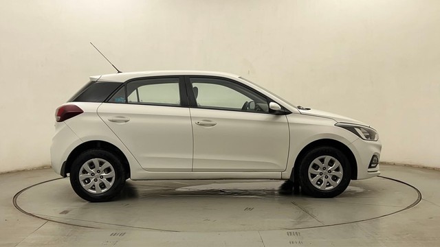 Second-hand 2018 Hyundai i20 Sportz 1.2 for sale in Mumbai-2