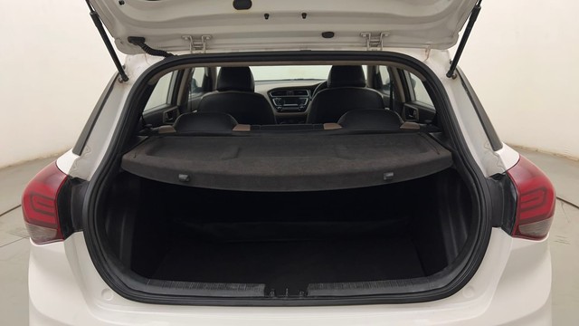 Second-hand 2018 Hyundai i20 Sportz 1.2 for sale in Mumbai-9