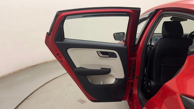 Second-hand 2021 Tata Altroz XZ Plus for sale in Mumbai-37