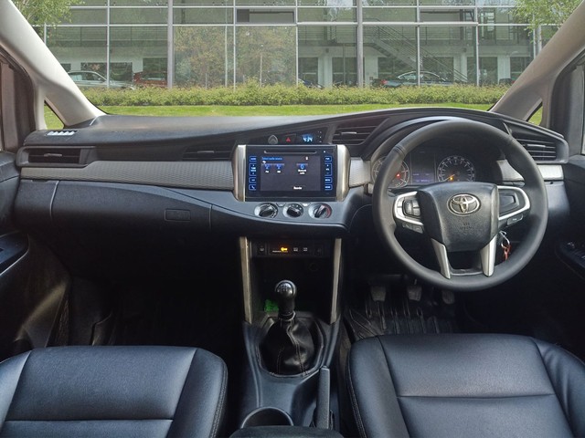 Second-hand 2019 Toyota Innova Crysta 2.4 G Plus MT BSIV for sale in New Delhi-12
