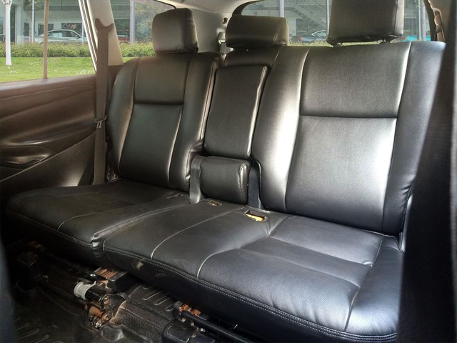 Second-hand 2019 Toyota Innova Crysta 2.4 G Plus MT BSIV for sale in New Delhi-17