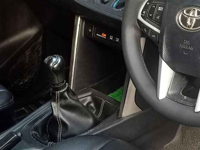 Second-hand 2019 Toyota Innova Crysta 2.4 G Plus MT BSIV for sale in New Delhi-16