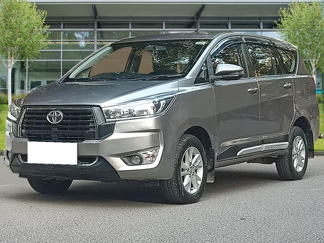 Second-hand 2019 Toyota Innova Crysta 2.4 G Plus MT BSIV for sale in New Delhi-4