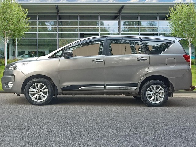 Second-hand 2019 Toyota Innova Crysta 2.4 G Plus MT BSIV for sale in New Delhi-3