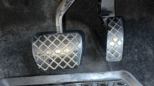 Second-hand 2022 Skoda Kushaq 1.5 TSI Ambition for sale in Noida-14