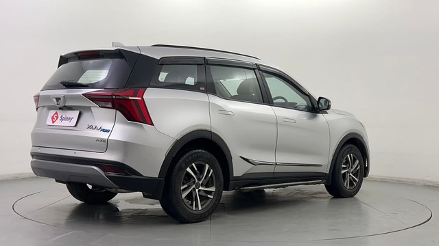 Second-hand 2021 Mahindra XUV700 AX5 5Str AT for sale in Noida-3