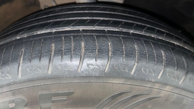 Second-hand 2021 Mahindra XUV700 AX5 5Str AT for sale in Noida-34