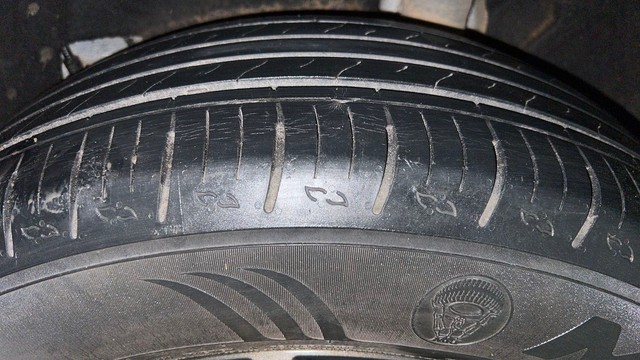 Second-hand 2021 Mahindra XUV700 AX5 5Str AT for sale in Noida-33