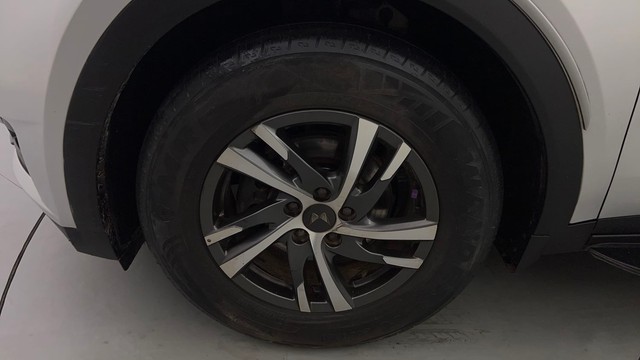 Second-hand 2021 Mahindra XUV700 AX5 5Str AT for sale in Noida-20