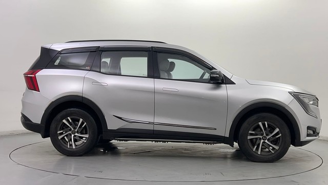 Second-hand 2021 Mahindra XUV700 AX5 5Str AT for sale in Noida-2