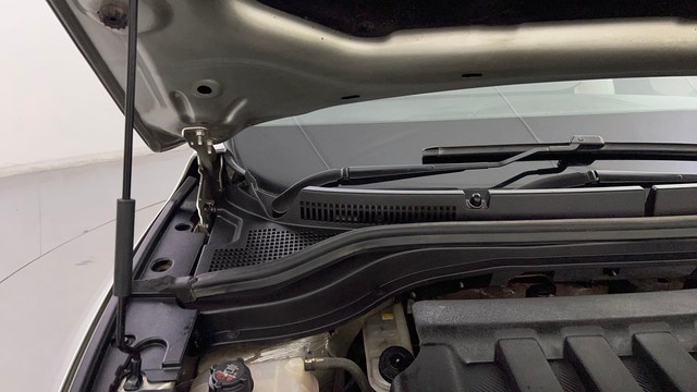 Second-hand 2021 Mahindra XUV700 AX5 5Str AT for sale in Noida-32